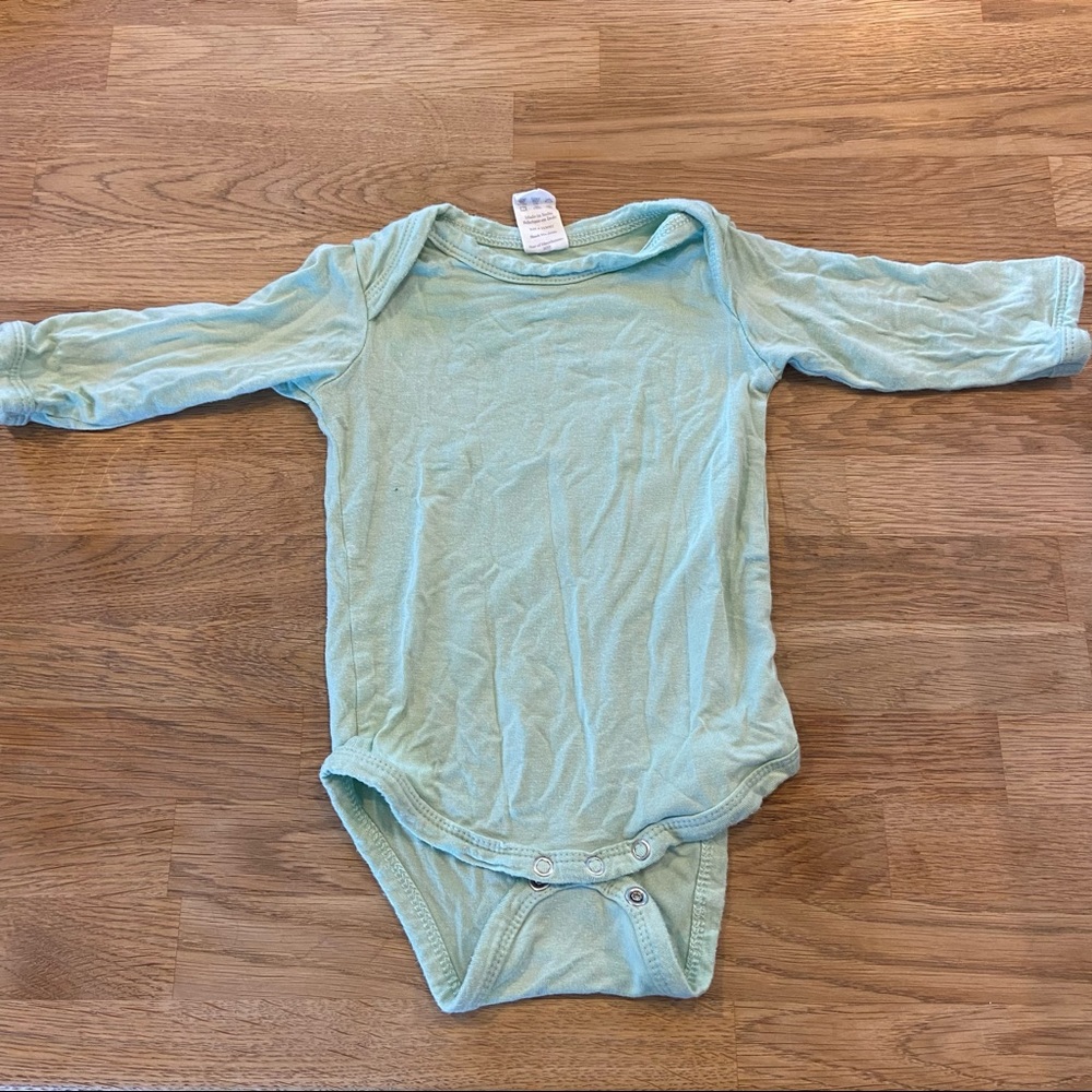 Kate Quinn 3-6 bamboo onesie. GUC